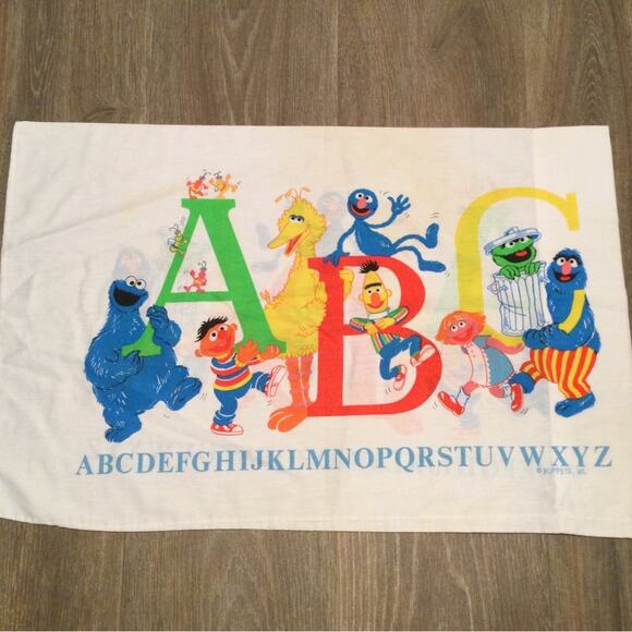 Vintage 80's Sesame Street Muppets Standard Pillowcase - Picture 1 of 4